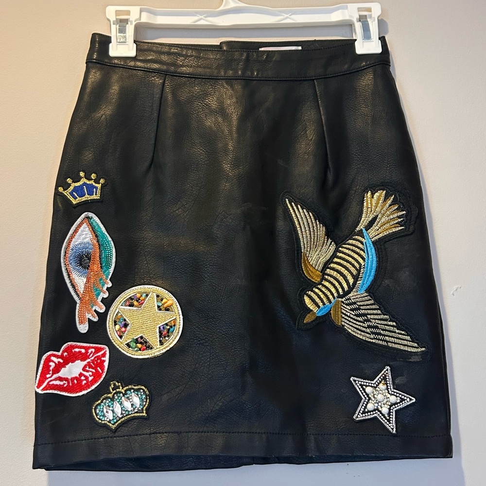 Woman Pencil Skirt Black Zip XS Appliqué‎ Beaded Embroidered Tattoo Faux Leather